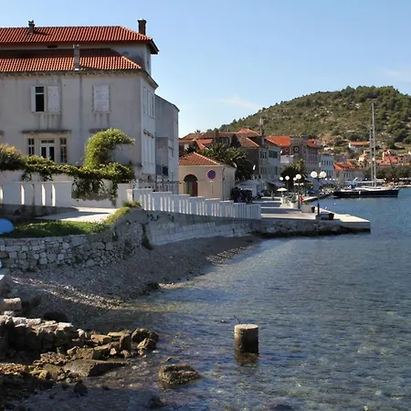 Gostinjska kuća Rooms By The Sea Vis - 3034