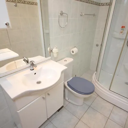 Rooms By The Sea Vis - 3034 Guest house