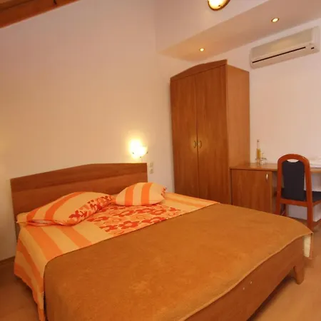 Guest house Rooms By The Sea Vis - 3034 Vis