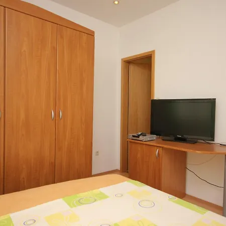 Gostinjska kuća Rooms By The Sea Vis - 3034